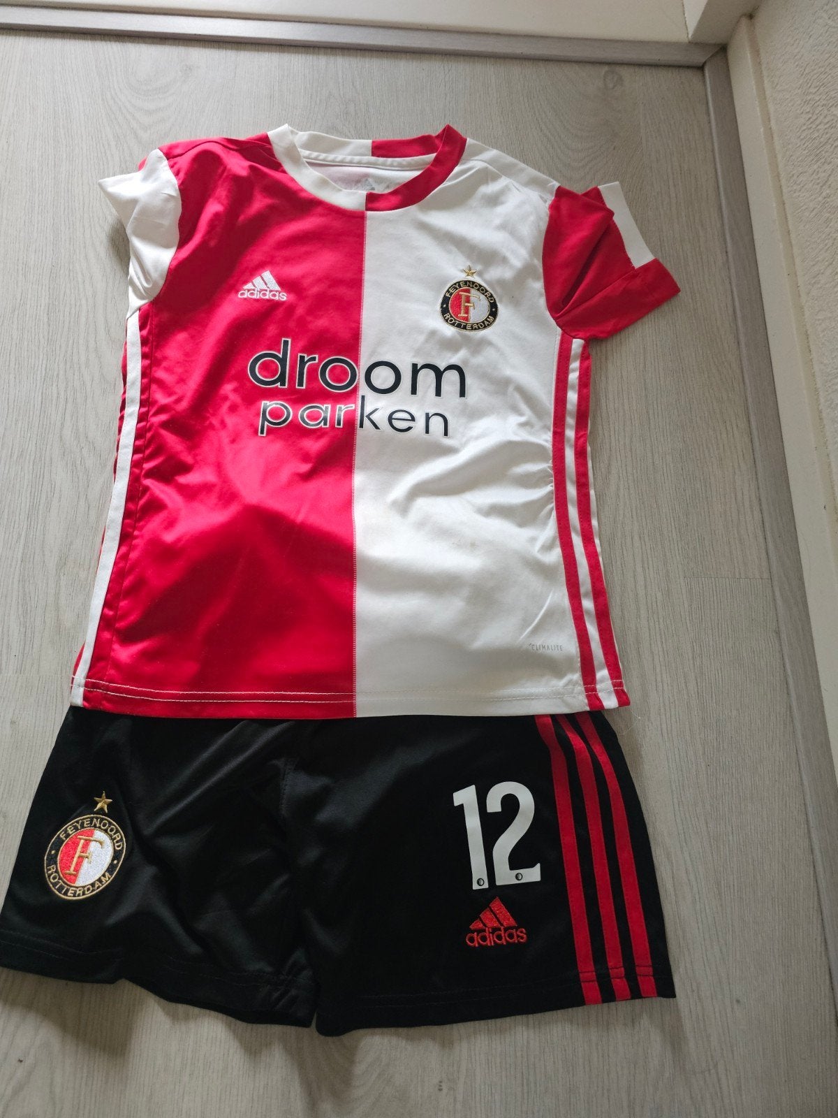 Feyenoord Thuistenue Luca #12 Maat 140/12A, Maat XS of kleiner, Ophalen of Verzenden, Gebruikt, Set