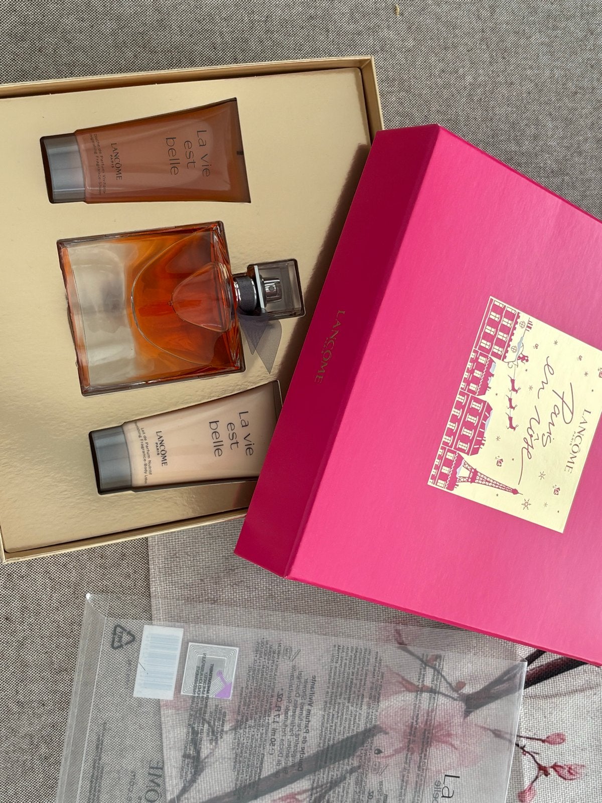 Lancôme La Vie Est Belle Cadeauset - parfum, lotion, douche, Ophalen, Nieuw