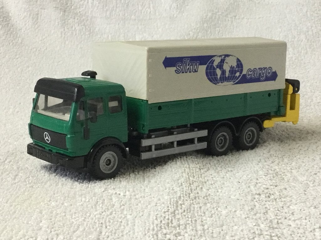 Mercedes vrachtwagen met bak met huif en een Klooiaap, Ophalen of Verzenden, Nieuw, Bus of Vrachtwagen, SIKU