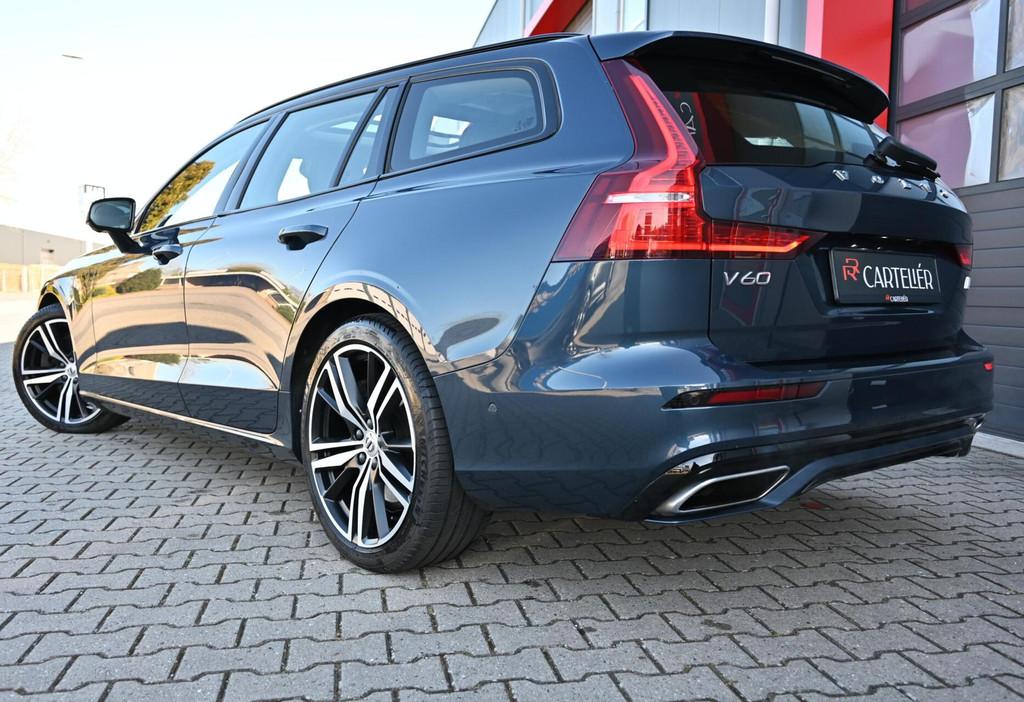 Volvo V60 2.0 T8 Recharge AWD R-Design | Pano | 360 | ACC |, Automaat, Gebruikt, Zwart, 4 cilinders