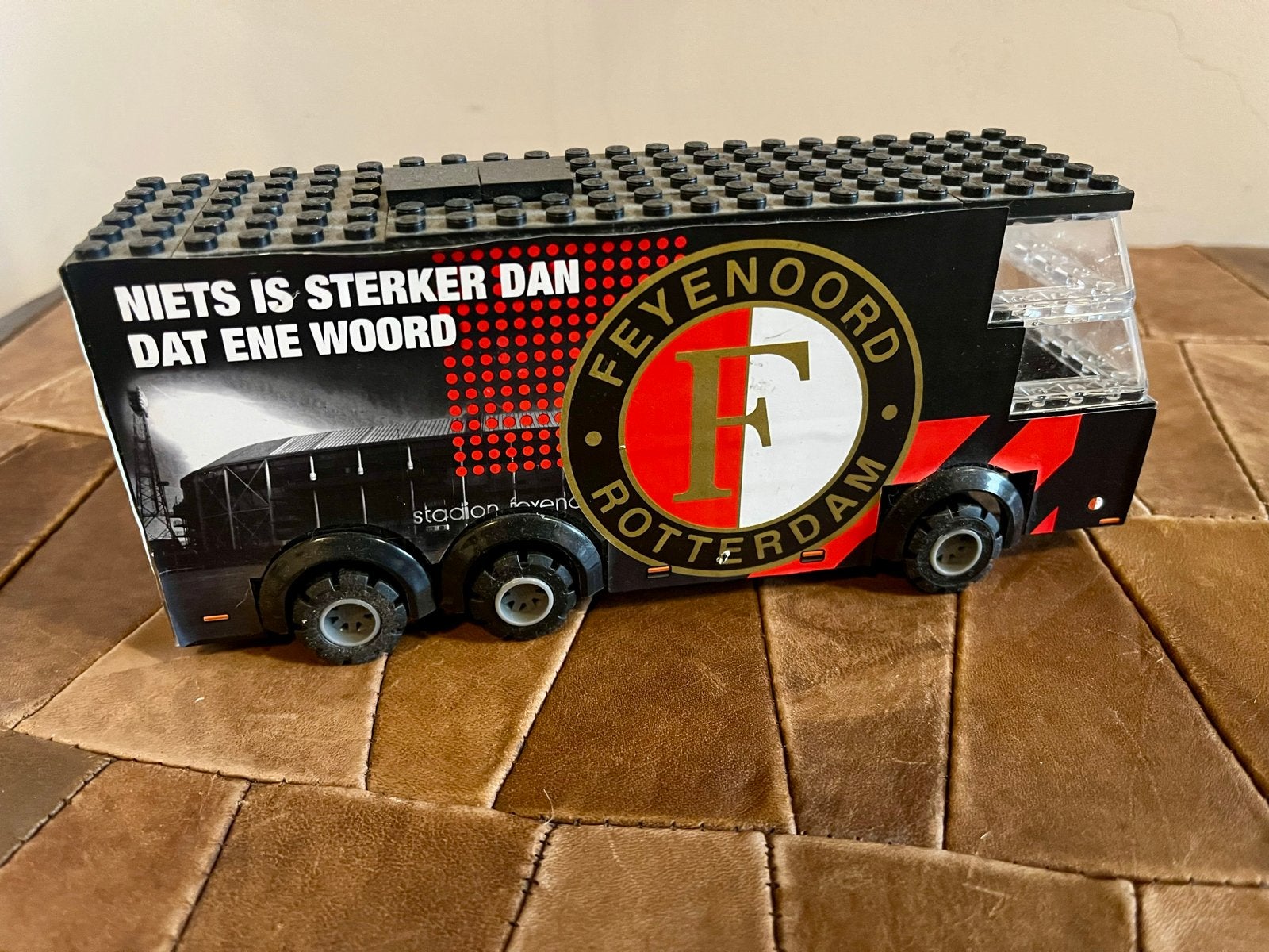 Feyenoord Spelersbus Bouwpakket - Zo goed als nieuw, Kinderen en Baby's, Ophalen of Verzenden, Zo goed als nieuw, Overige merken