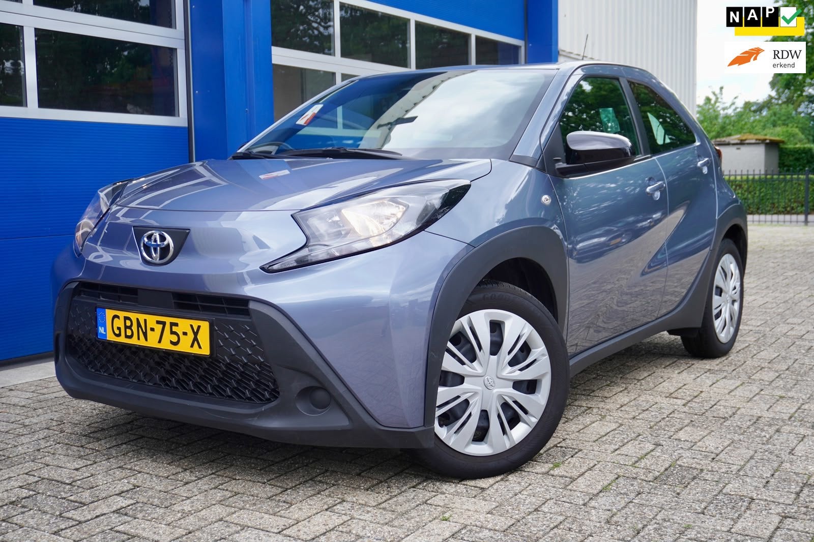 Toyota Aygo X 1.0 VVT-i MT Play ACC|AIRCO|CARPLAY|CAMERA|ZUI, Auto's, Dealer onderhouden, Stof, Gebruikt, 920 kg