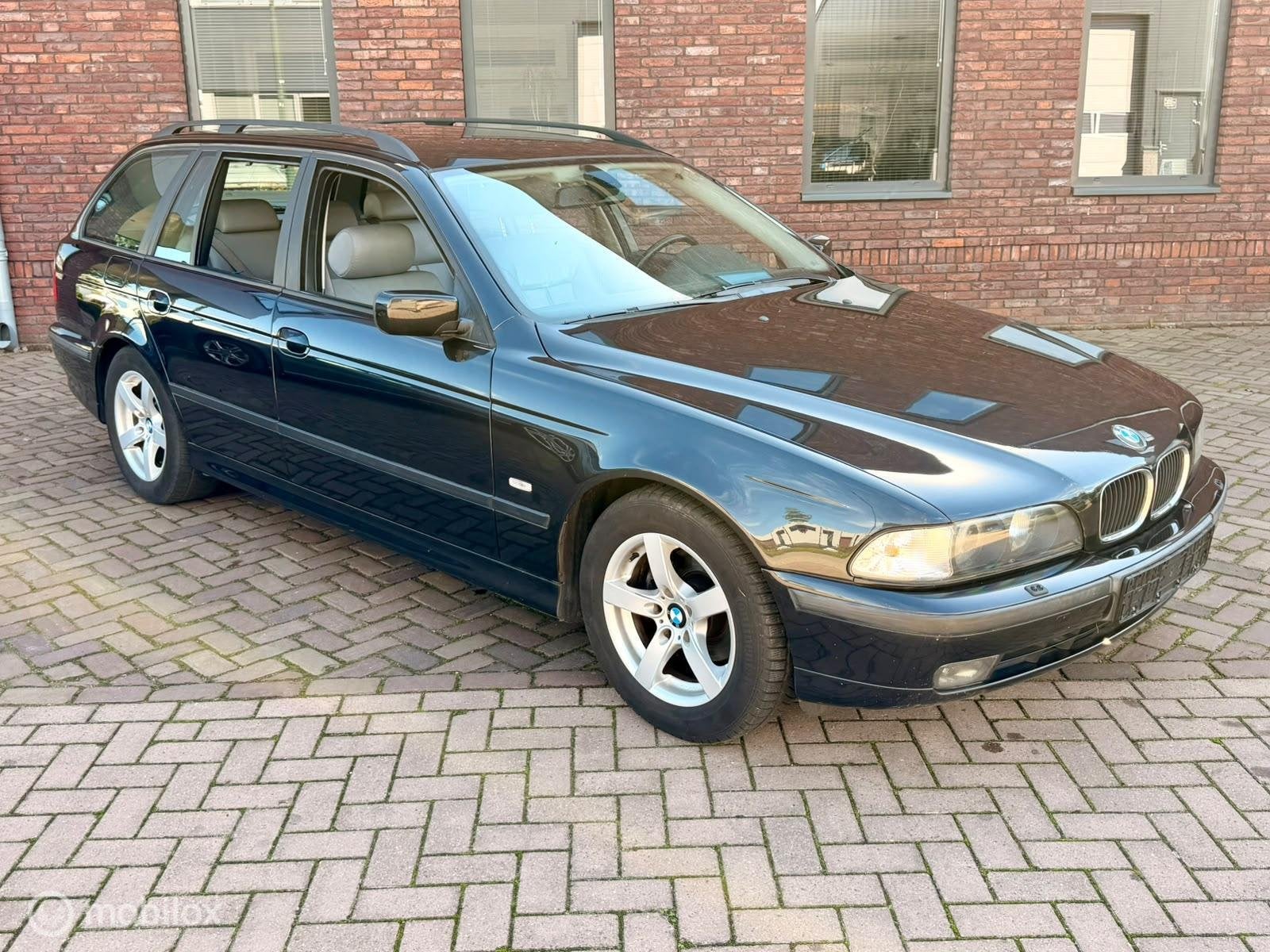 Mooie BMW e39 528i Touring op lpg youngtimer, nieuwe apk, foto 5