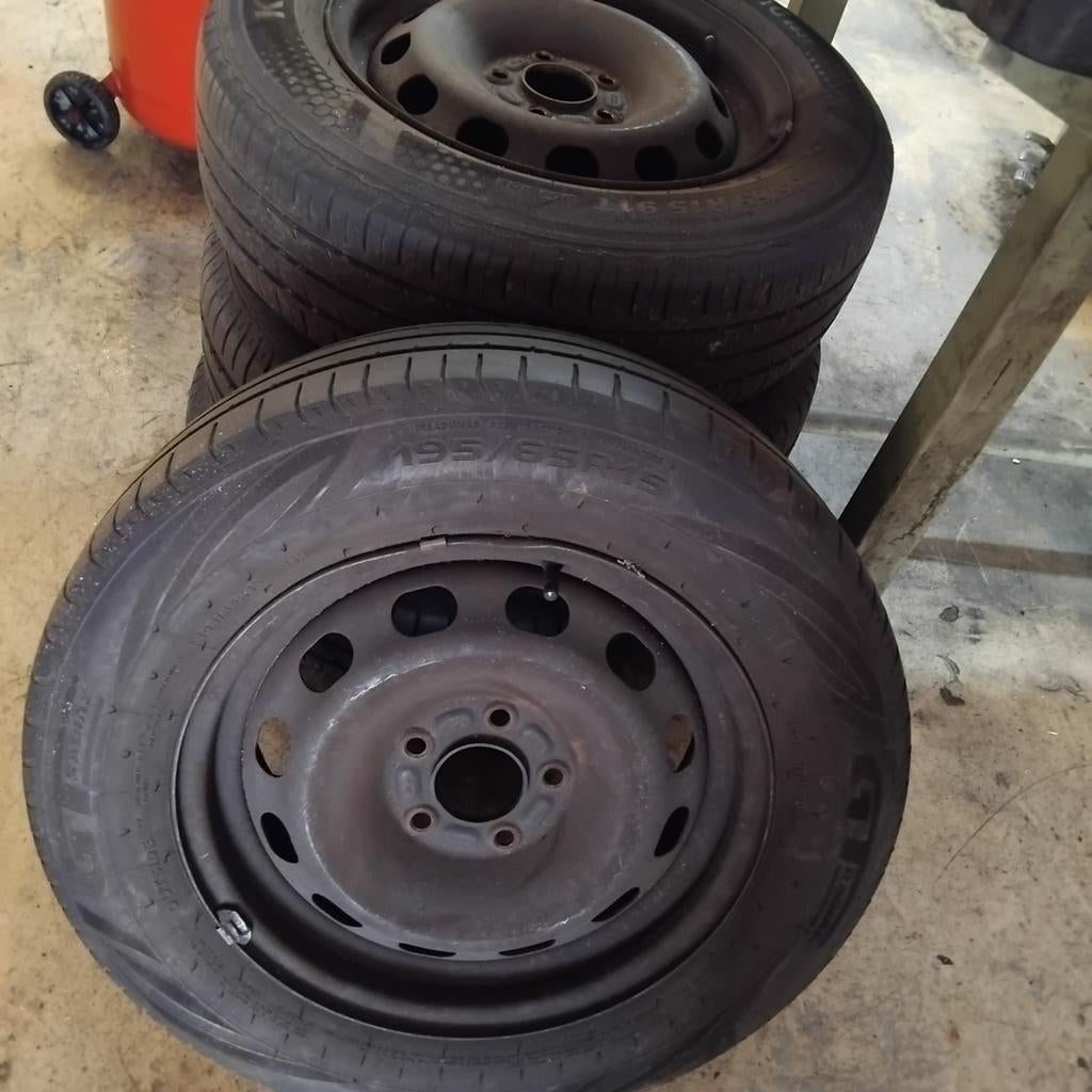 Banden set 4 stuks 195/65/15, Ophalen