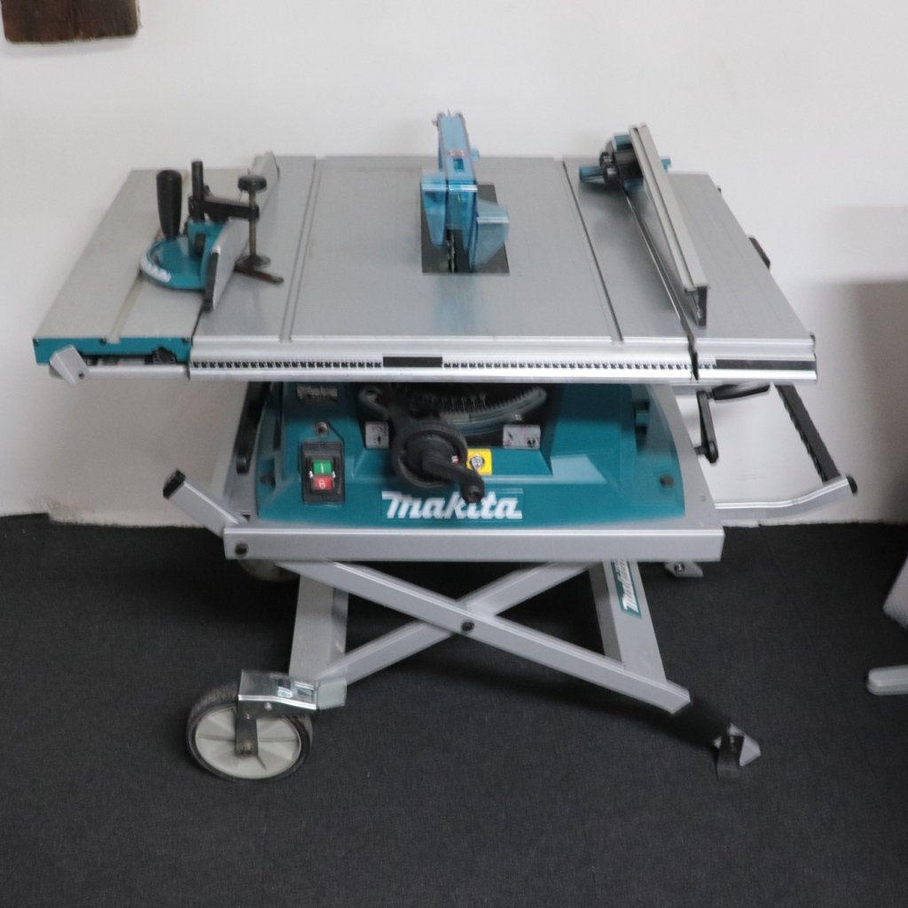Makita Zaagtafel MLT100n - Nette Staat, Doe-het-zelf en Verbouw, Gereedschap | Zaagmachines, Makita, Gebruikt, Support@makita.com
