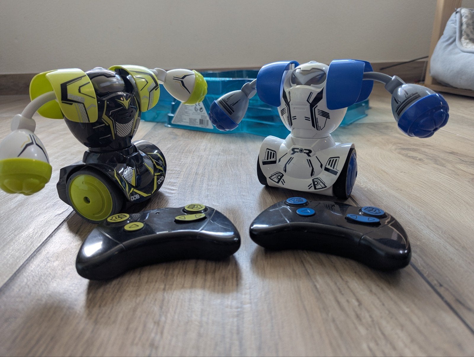Robo Kombat - Interactieve Boksrobots met Afstandsbediening, Ophalen, Zo goed als nieuw, Jongen of Meisje