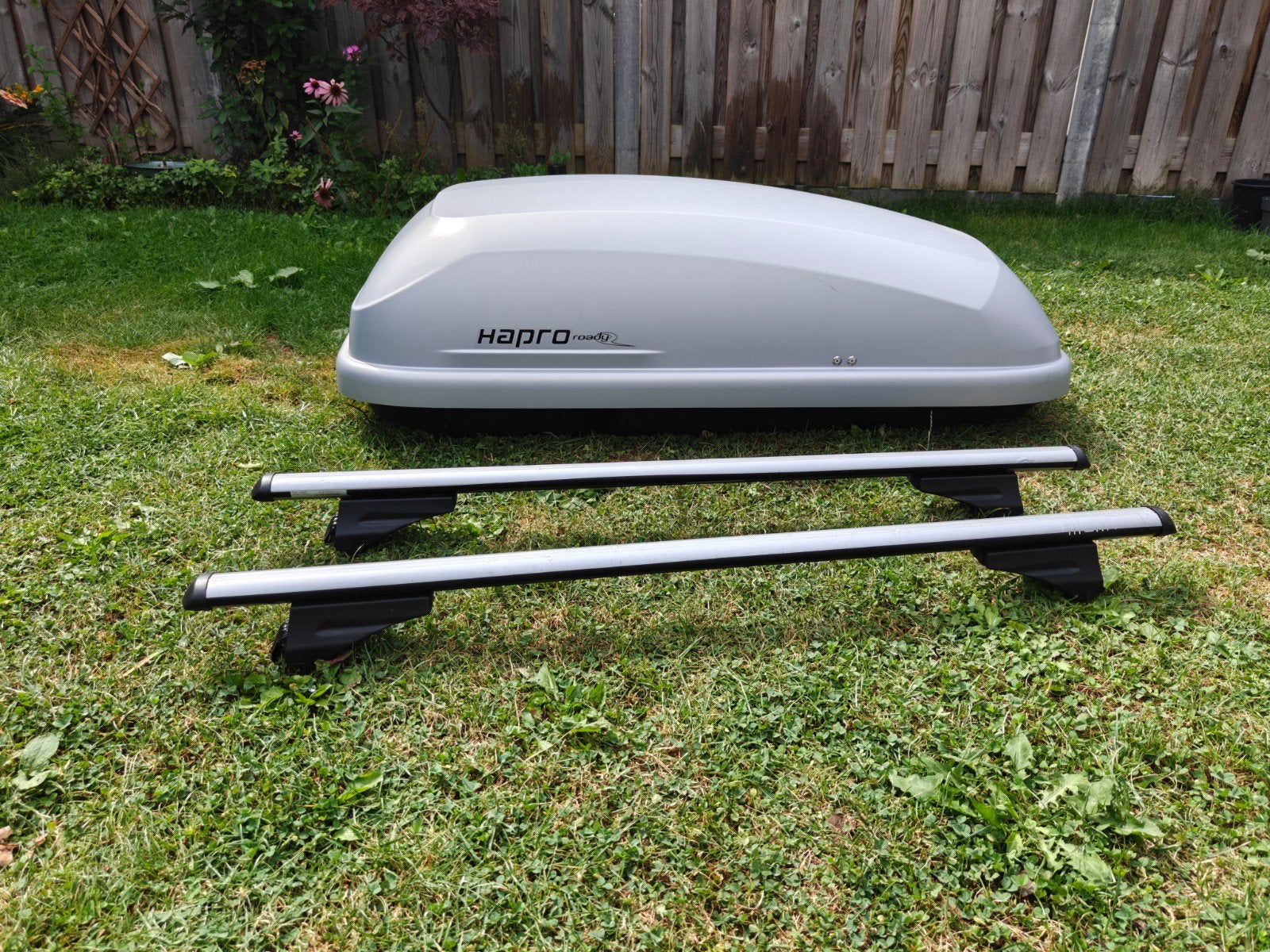 Hapro Roady 350 dakkoffer met Menabo Tiger dakdragers, Ophalen, Zo goed als nieuw