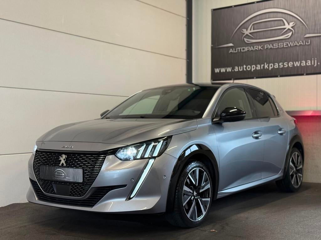 Peugeot 208 1.2 PureTech GT-Line Pano, ACC, Apple Carplay, L, Gebruikt, Zwart, 1133 kg, Leder en Stof