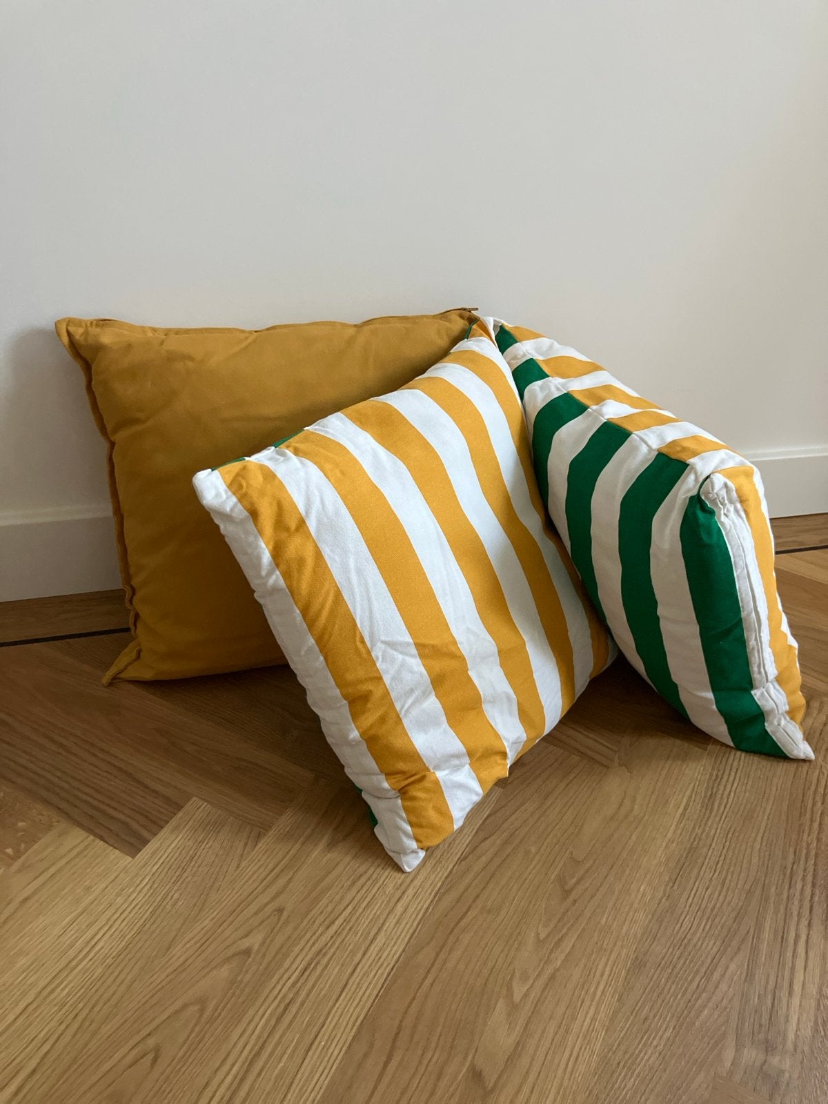 Set van 3 sierkussens: geel en gestreept ook buitenkussens, Huis en Inrichting, Woonaccessoires | Kussens, Nieuw, Sierkussen, Meerkleurig
