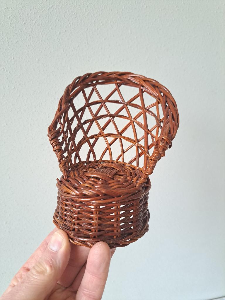Vintage rotan luxe poppen stoel, strandstoel 15x12x12cm, Ophalen of Verzenden, Gebruikt, Accessoires