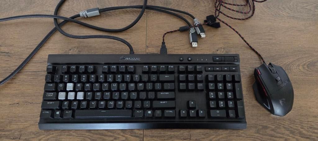 Corsair K70 RGB Toetsenbord & MSI DS200 Muis - Gaming Set, Gebruikt, Ophalen of Verzenden, Qwerty, Corsair, MSI