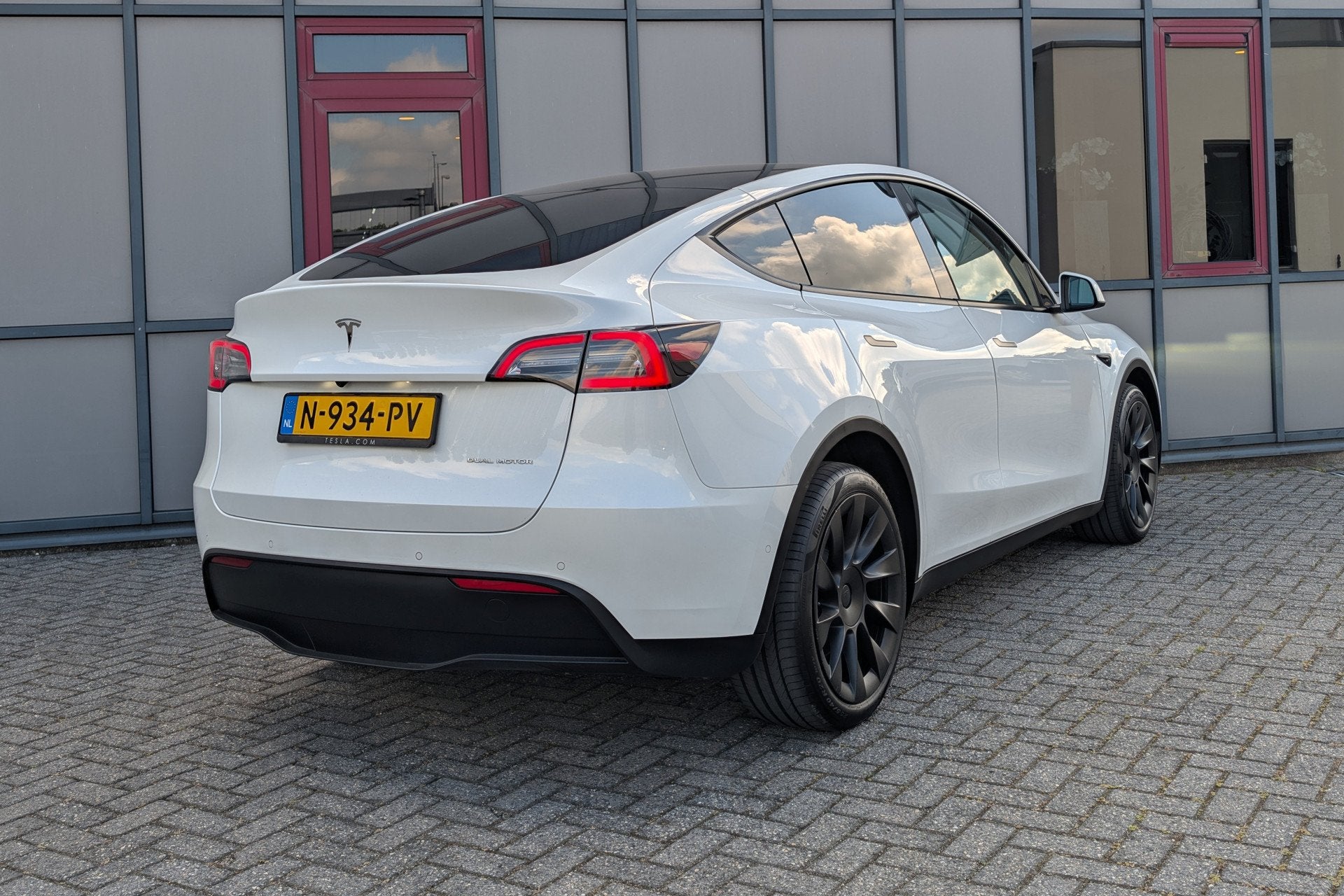Tesla Model Y Long Range AWD 75kWh SOH 91% (bj 2021), Automaat, Gebruikt, Zwart, Met garantie (alle)