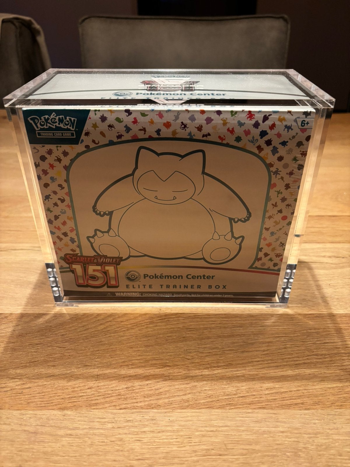 Pokemon center 151 elite trainer box MINT incl Acryl