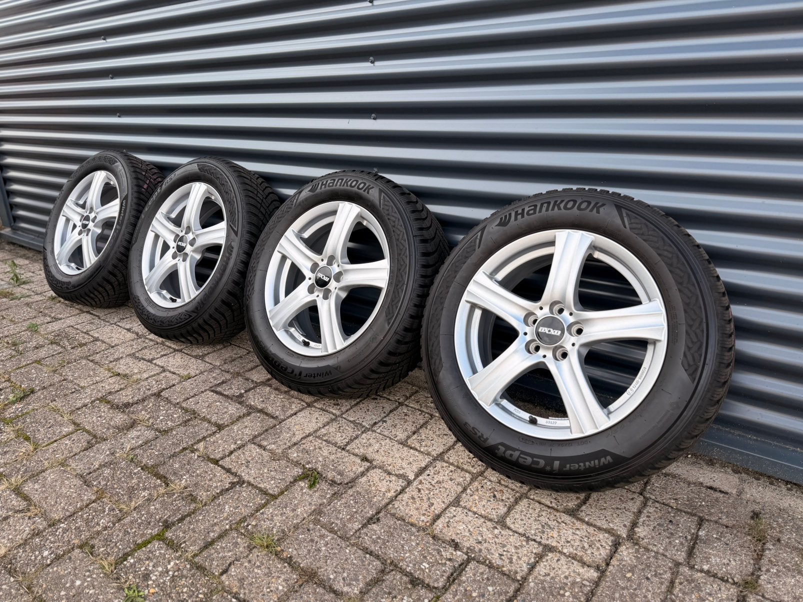 Oxxo Charon 16 inch 5x100 T-Cross Winter DOT4024 Arona Kamiq, Ophalen, Gebruikt, 16 inch, Banden en Velgen