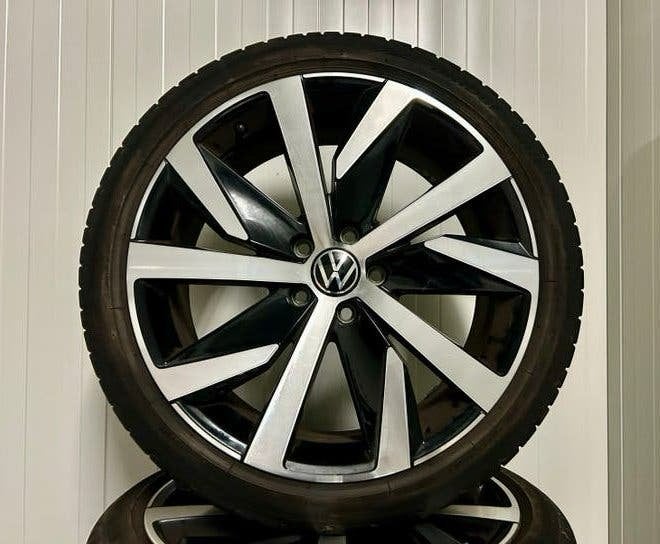 Originele VW T-roc San Marino 19inch 5x112 Bridgestone zomer, Auto-onderdelen, Banden en Velgen, Gebruikt, Banden en Velgen, VW