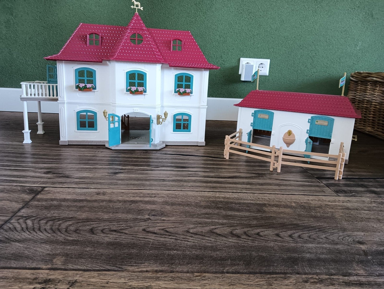 Schleich Paardenstal en Groot Huis met Accessoires, Ophalen of Verzenden, Zo goed als nieuw, Poppenhuis
