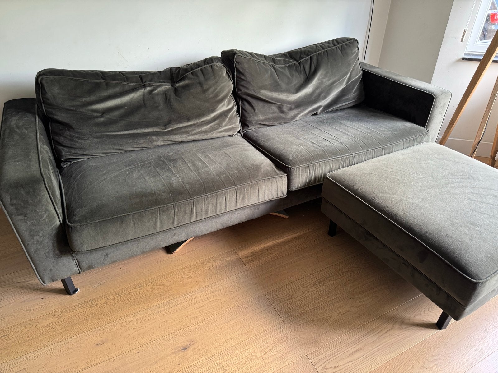 Woood bank donkergroen velvet + hocker/poef, Ophalen, Gebruikt, Driepersoons, 75 tot 100 cm