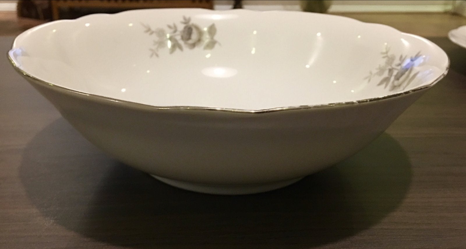 Vintage servies met bloemmotief - Kommen, borden, kop en sch, Huis en Inrichting, Keuken | Servies, Gebruikt, Overige merken, Vintage