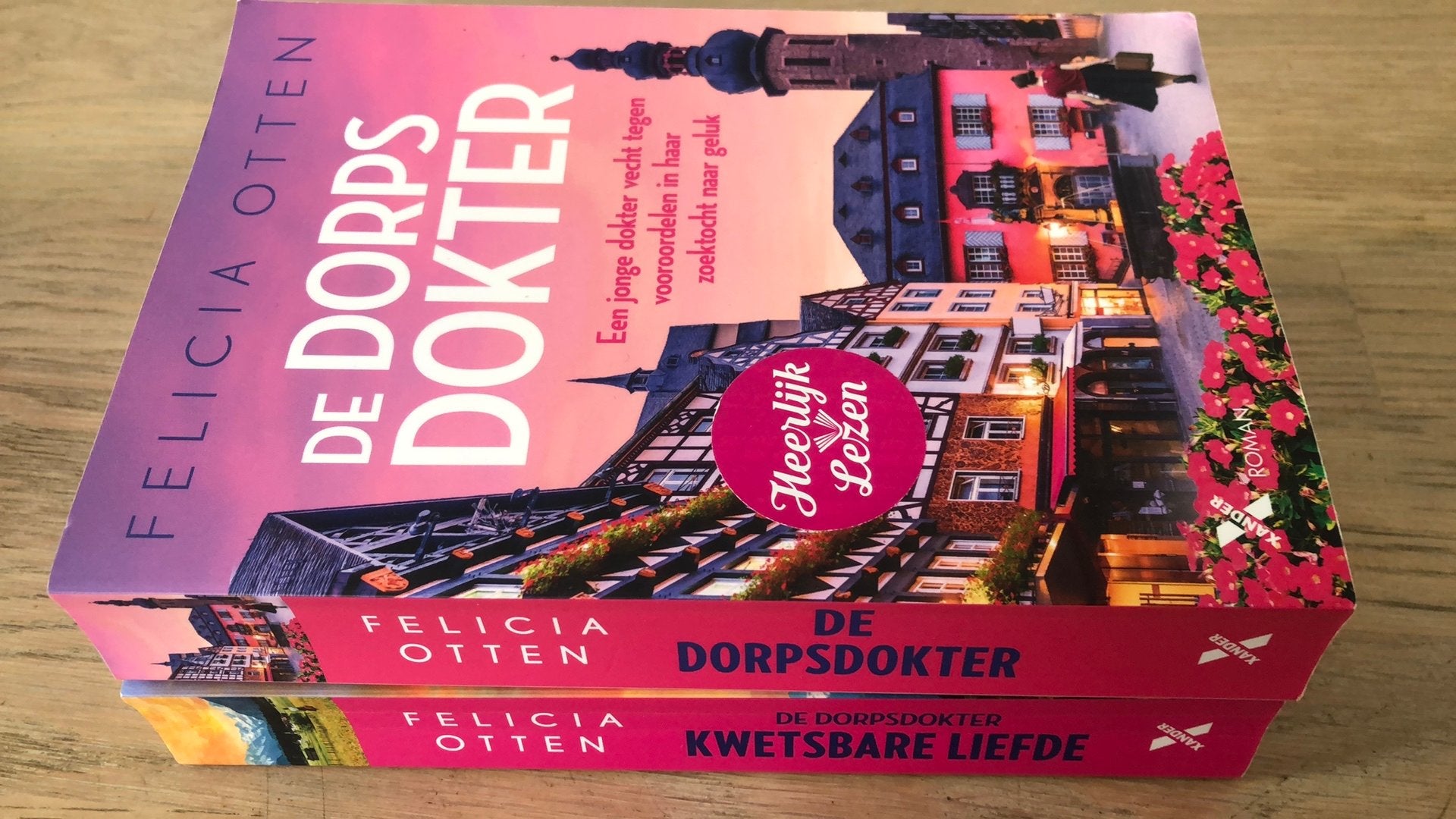 Serie van 2 boeken De Dorpsdokter Felicia Otten, Ophalen of Verzenden, Zo goed als nieuw