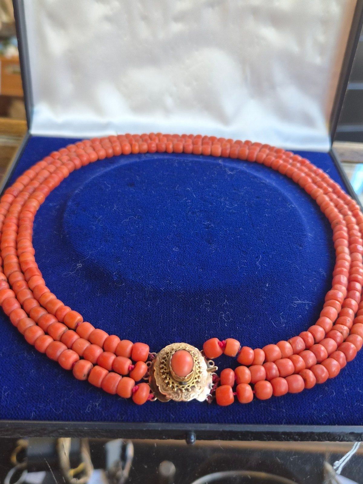 Bloedkoralen collier aan 14 karaat geelgouden sluiting, Sieraden, Tassen en Uiterlijk, Ophalen of Verzenden, Rood, Goud, Met edelsteen