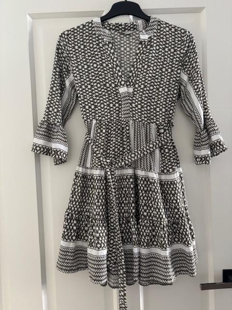 jurk maat S, Ophalen of Verzenden, Zo goed als nieuw, Maat 38/40 (M), Boven de knie