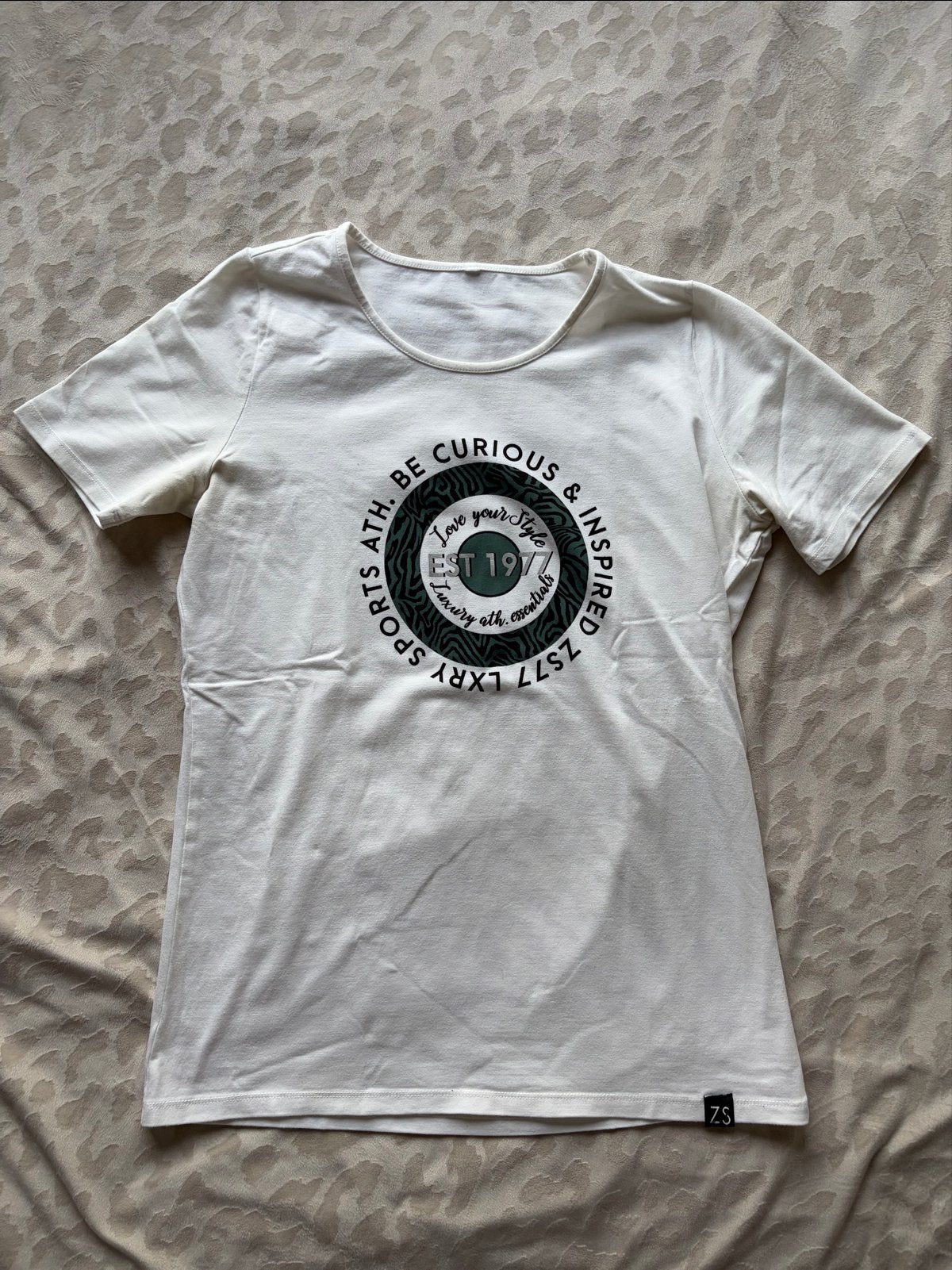 Wit T-shirt met print - Zo goed als nieuw, Maat 38/40 (M), Wit, Ophalen of Verzenden, Zo goed als nieuw
