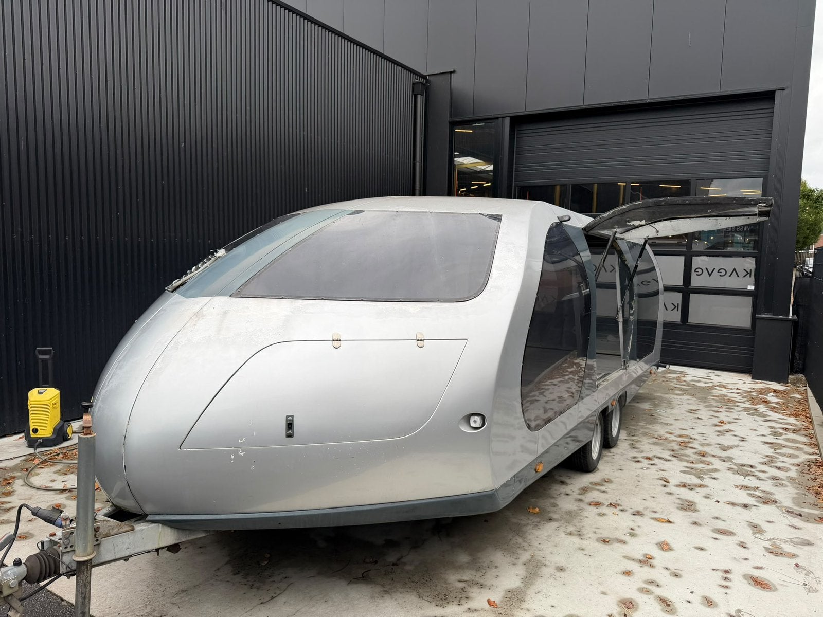 Raceshuttle autoambulance dichte aanhanger, Ophalen, Gebruikt