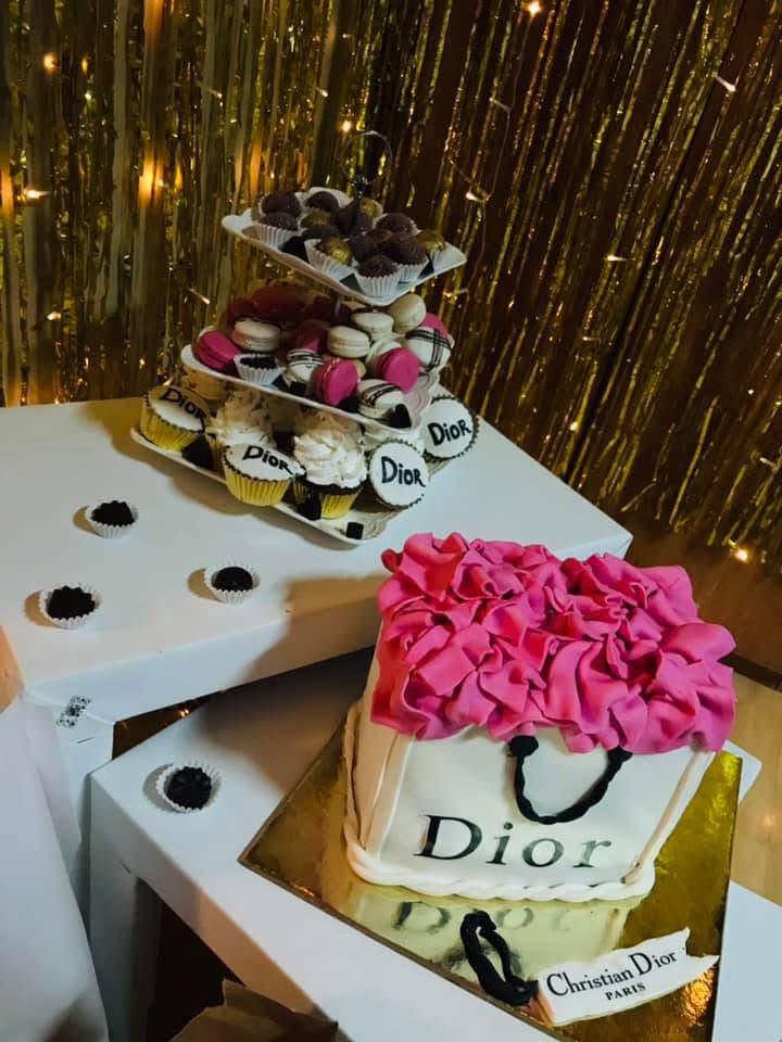 Ayli's Cakes: Sweet Tabel, Hobby en Vrije tijd, Feestartikelen | Verhuur, Ophalen of Verzenden, Zo goed als nieuw, Verjaardag