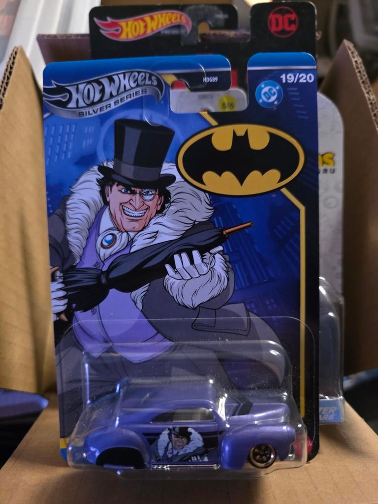 Hot Wheels Batman Penguin Auto - Nieuwstaat, Verzamelen, 333 Continental Boulevard El Segundo, CA 90245 USA, Nieuw, Ophalen of Verzenden