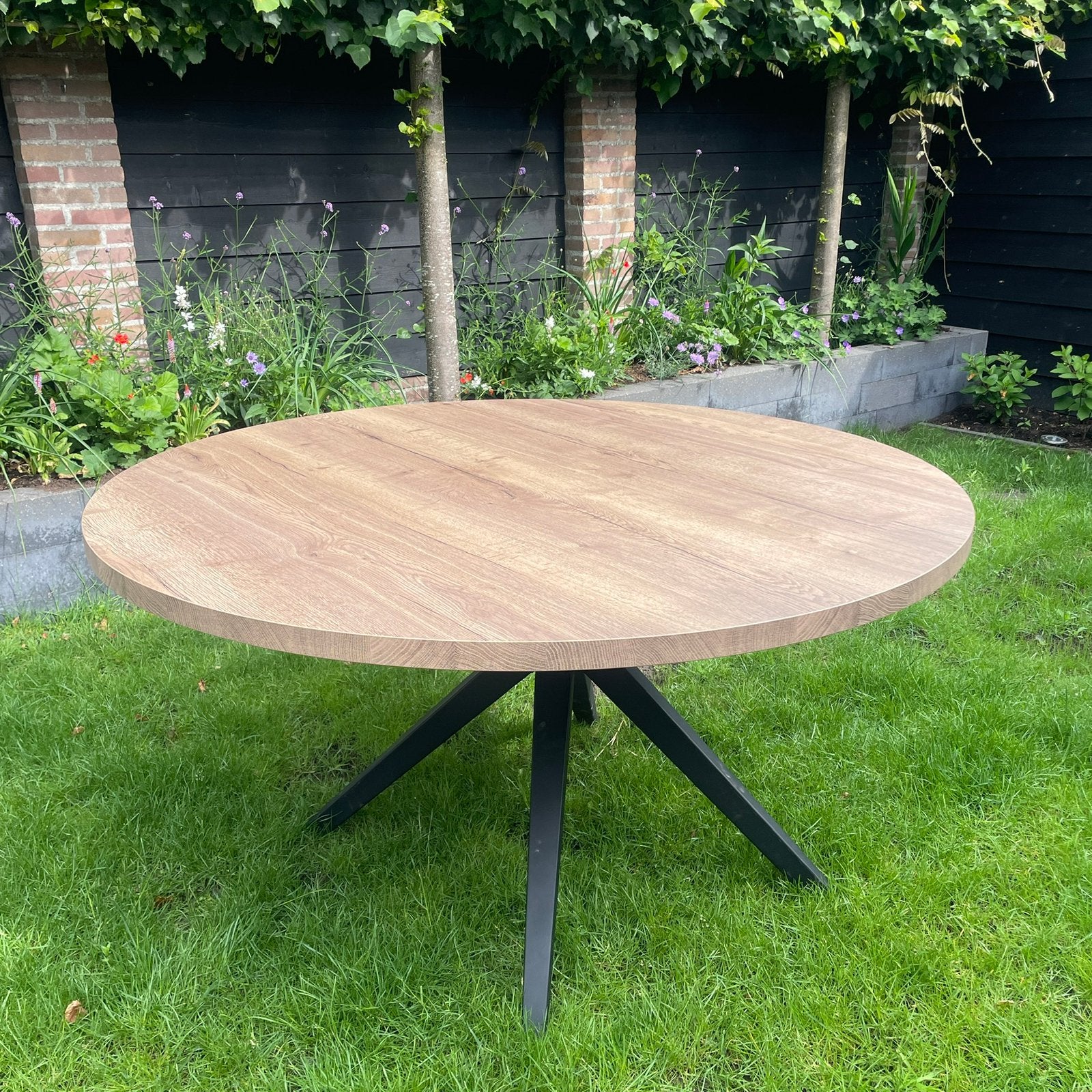 Ronde eettafel 150 cm doorsnee. 1,5 jaar oud, Ophalen, Zo goed als nieuw, Rond, 100 tot 150 cm