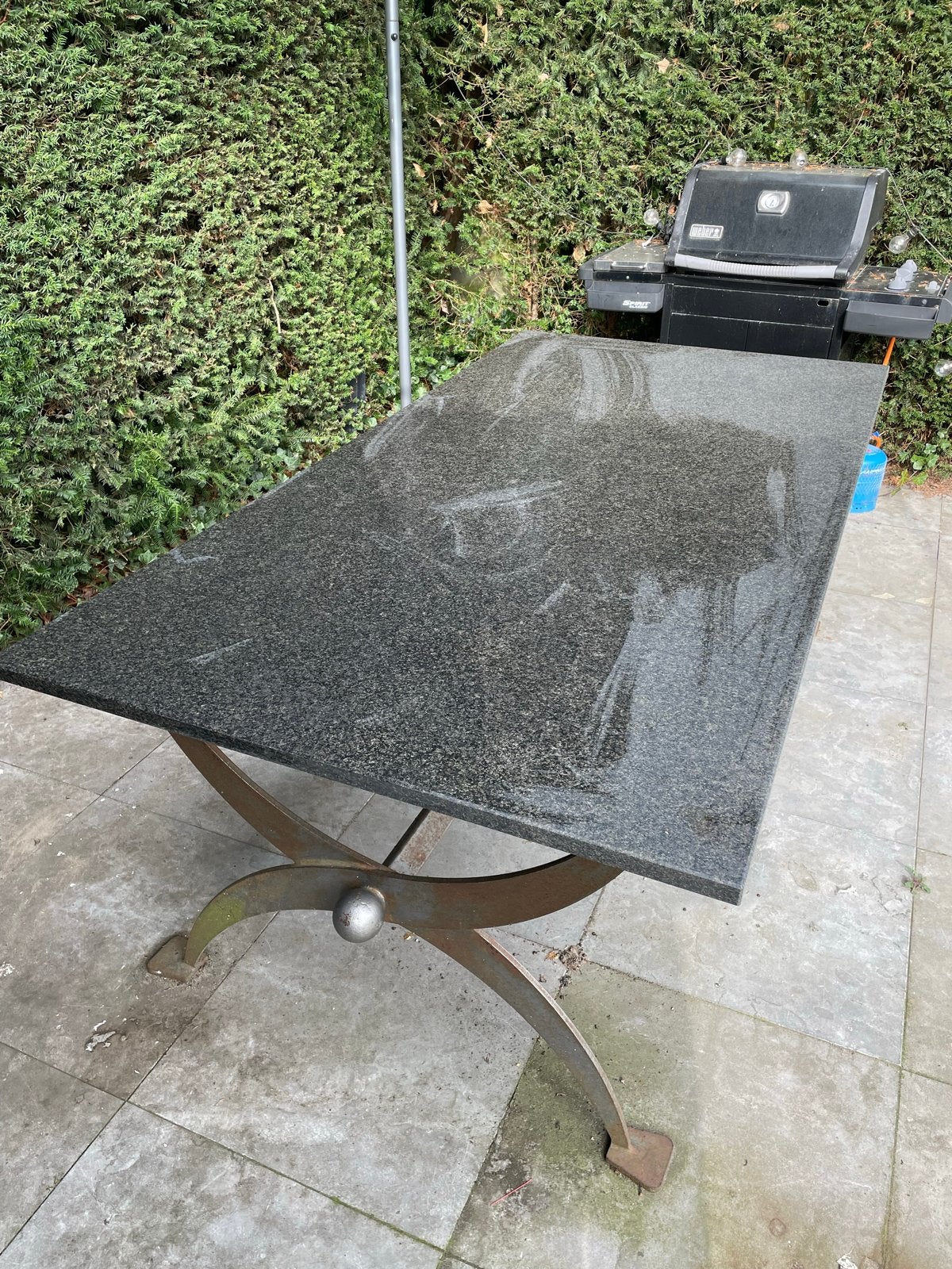 Robuuste tuintafel met granieten blad en metalen onderstel, Ophalen, Gebruikt, Rechthoekig, Metaal