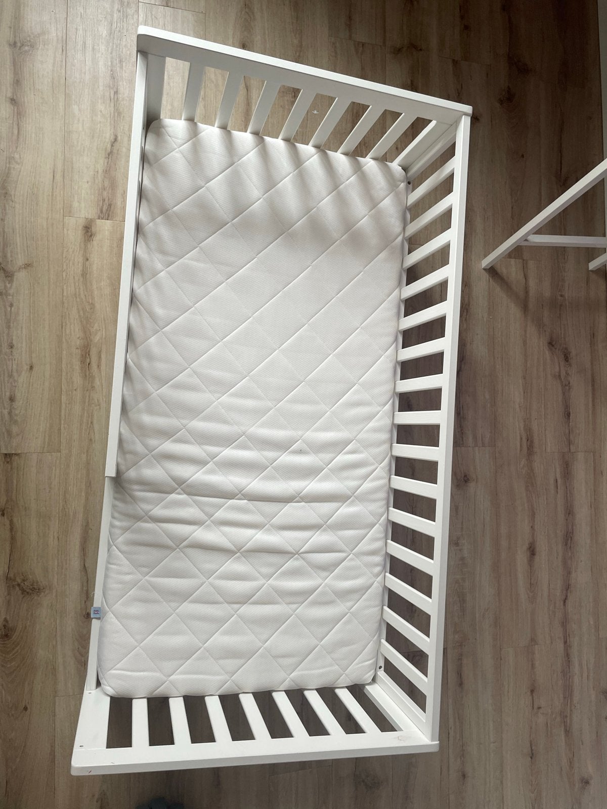Peuterbed Petite Amelie Plume 140x70 wit met matras, Kinderen en Baby's, Kinderkamer | Bedden, Gebruikt, 70 tot 85 cm, 140 tot 160 cm