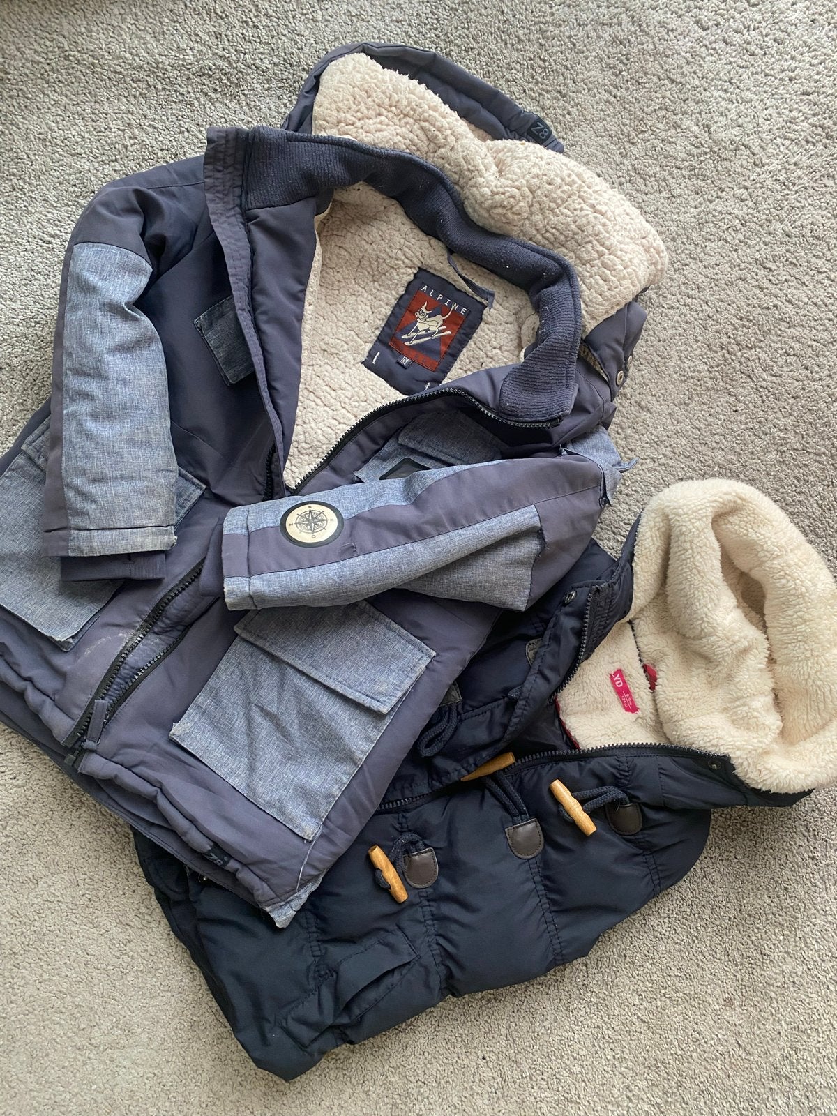 Z8 winterjas en YD bodywarmer maat 128/134 jongens, Ophalen of Verzenden, Gebruikt, Jongen