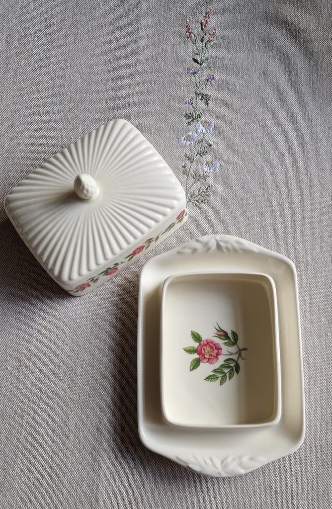 Wedgwood Rosalind Botervloot - ZGAN, Huis en Inrichting, Keuken | Servies, Overige typen, Ophalen of Verzenden, Zo goed als nieuw