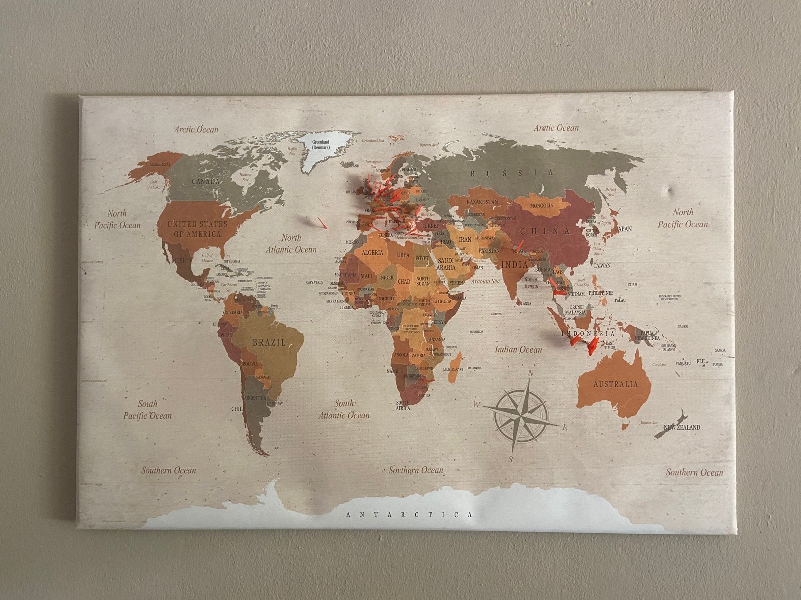 Groot prikbord wereldkaart met pinnetjes, Verzenden, Gebruikt