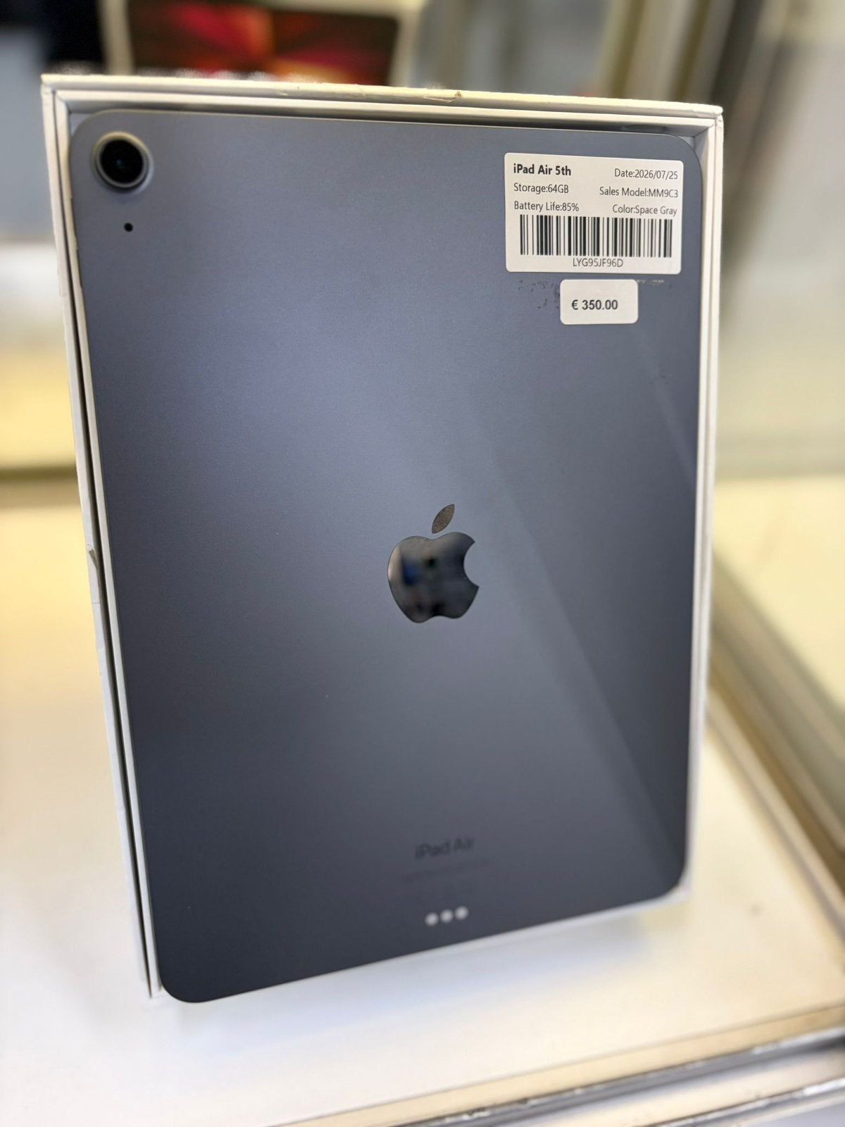 iPad air 5th 64 GB REFURBISHED, Computers en Software, 10 inch, Apple iPad Air, Ophalen of Verzenden, Zo goed als nieuw