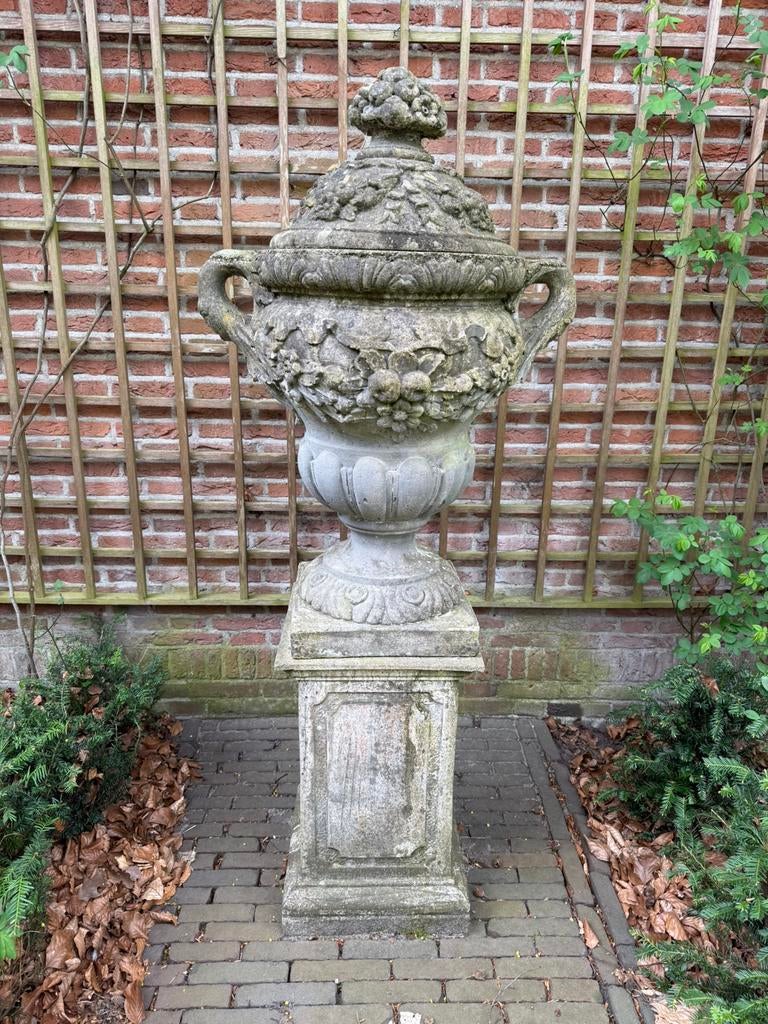 Zeer grote tuinvaas op sokkel - beton - 170 cm hoog, Ophalen, Gebruikt, X, X