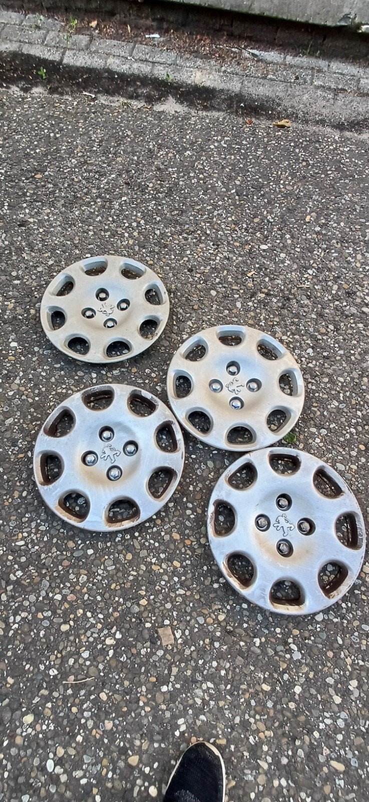 Set van 4 Peugeot wieldoppen 14 inch - Gebruikt, Ophalen, Gebruikt