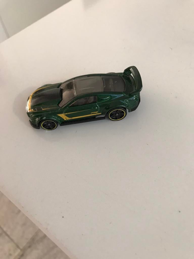 Ford Mustang van Hotwheels, Ophalen, Zo goed als nieuw