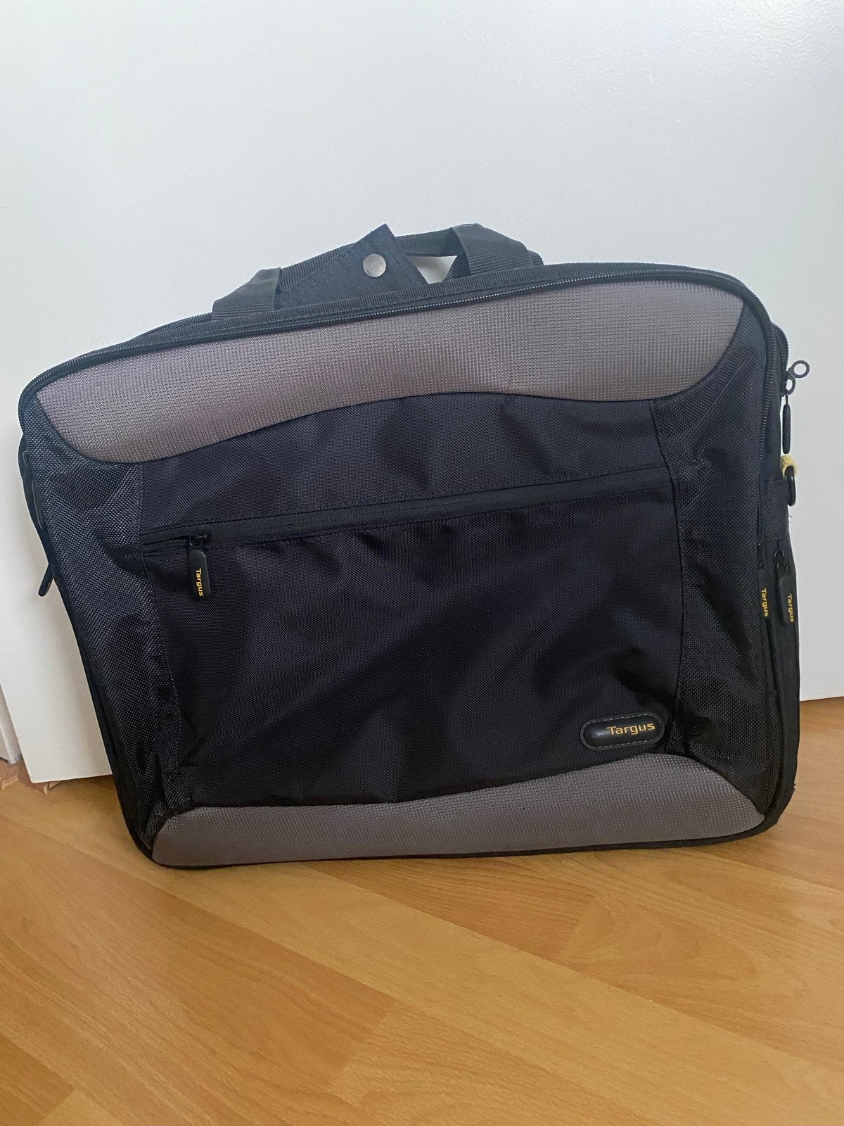 Targus Laptoptas Zwart/Grijs - Zo goed als nieuw, Ophalen, Gevoerd laptopvak, 15 inch, Aktetas