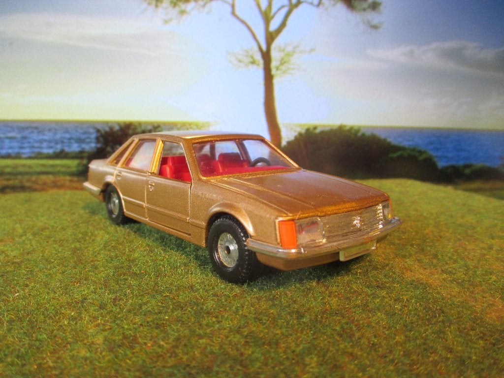1:36 Opel Senator A - Corgi Mint Boxed, Ophalen of Verzenden, Zo goed als nieuw, Auto, Overige merken