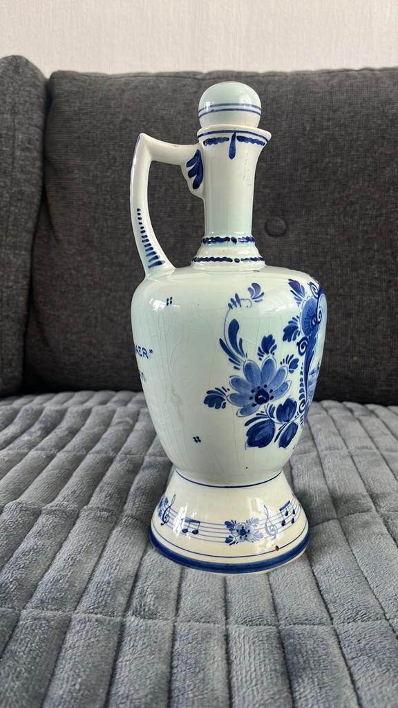 Delft blauwe antieke schenkfles met speeldoos, Antiek en Kunst, Ophalen