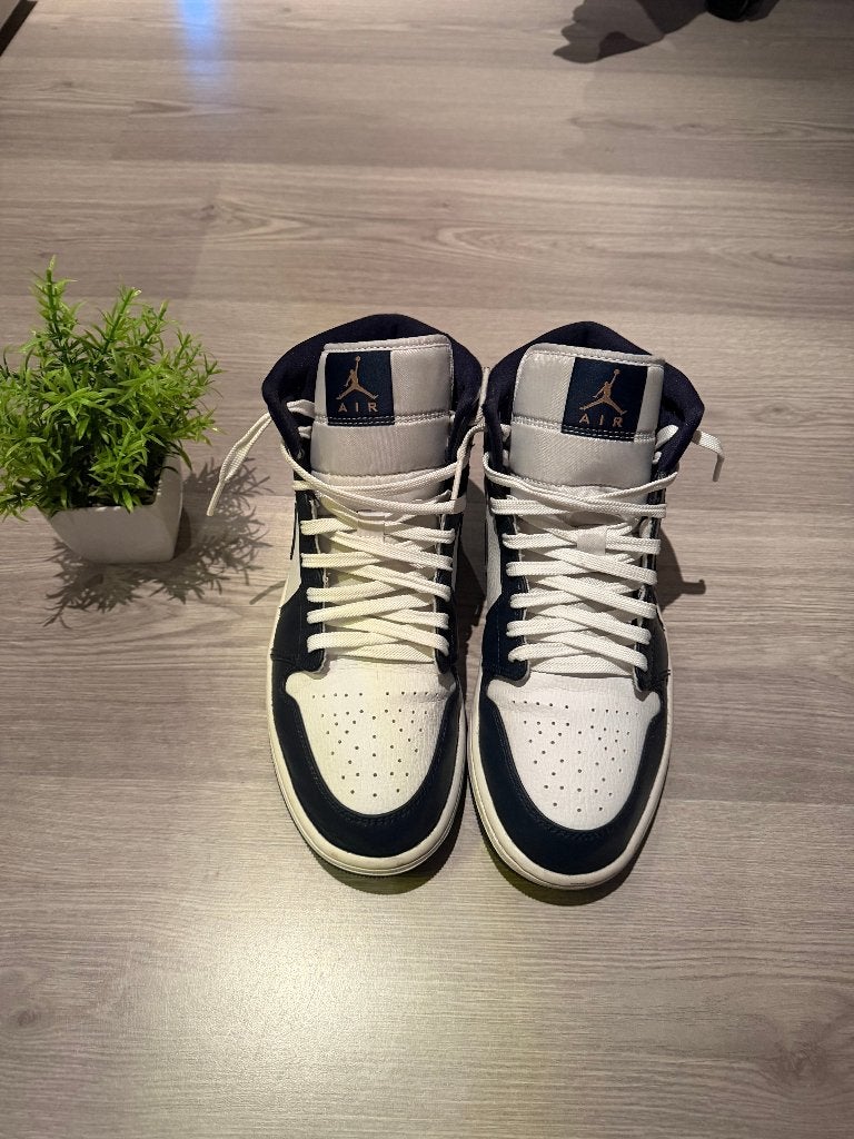 Nike Air Jordan 1 High wit / donkerblauw, Kleding | Heren, Schoenen, Blauw, Nike, Ophalen of Verzenden, Sneakers of Gympen