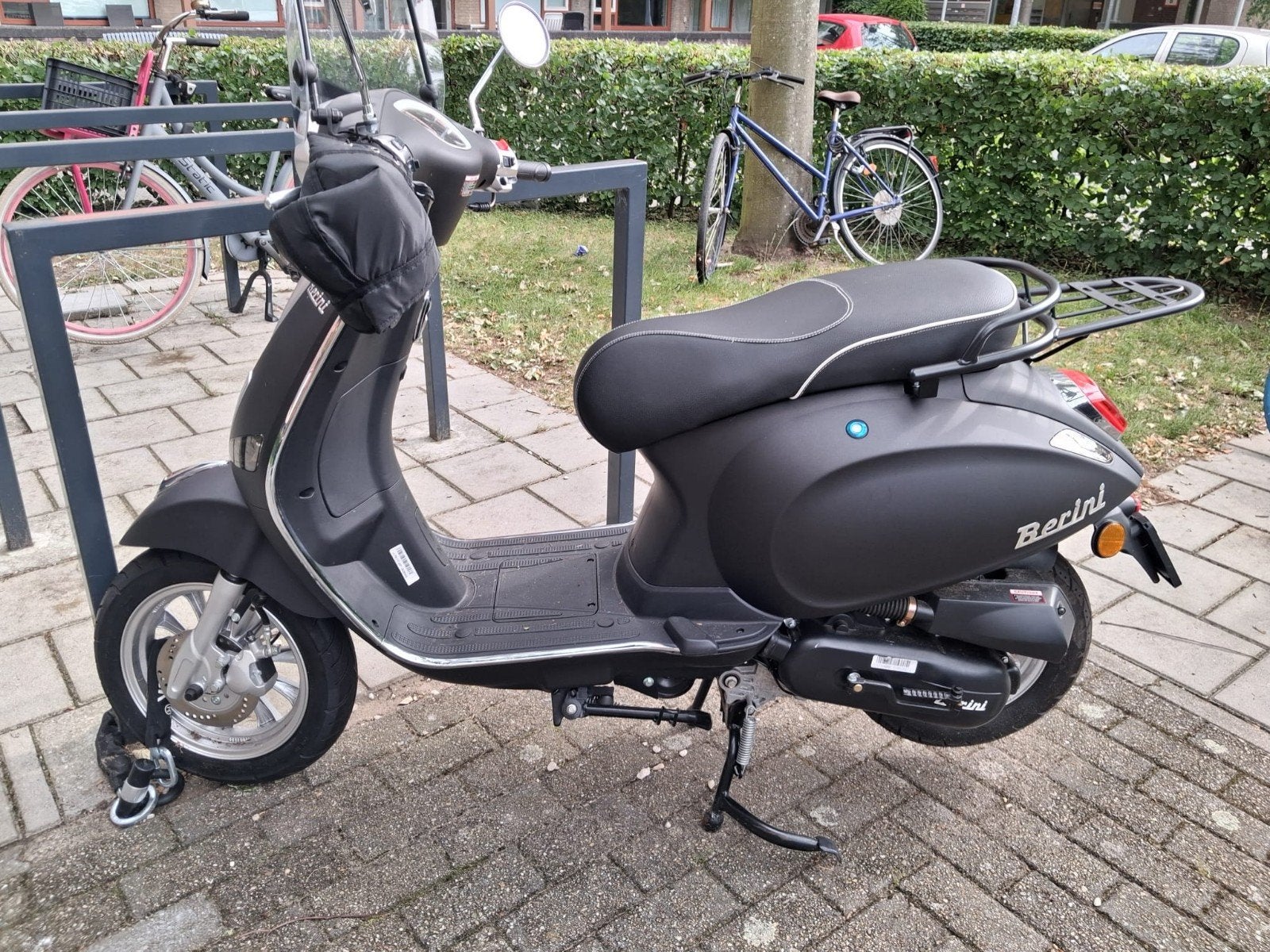 Berini Classic 3 Scooter (2025) ZGN, incl. helm, Zo goed als nieuw, Benzine, Ophalen, Overige merken