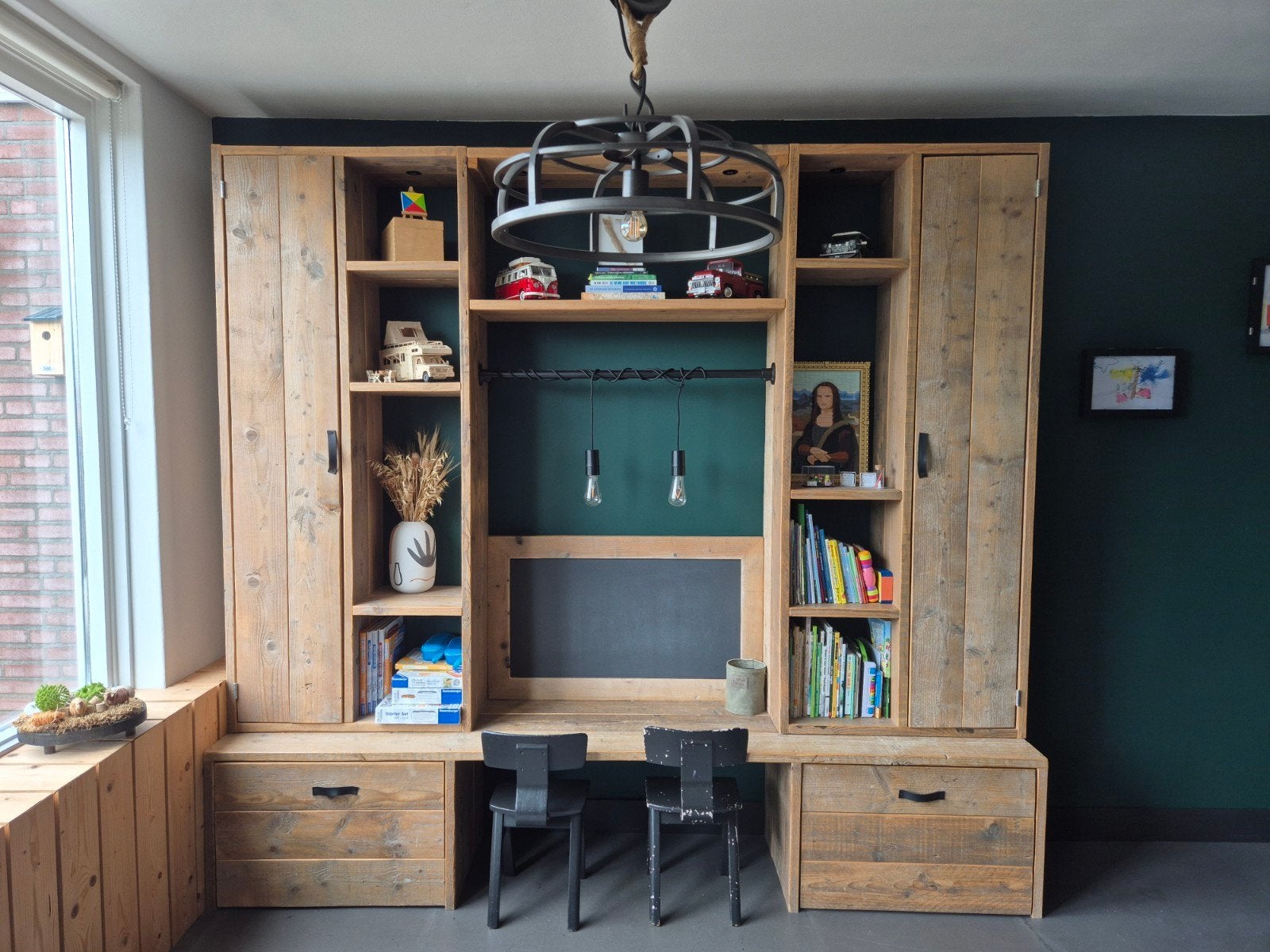 Wandkast van steigerhout 258cm breed, 237cm hoog, 50cm diep, Huis en Inrichting, Ophalen, 250 tot 300 cm, Gebruikt, Met deur(en)