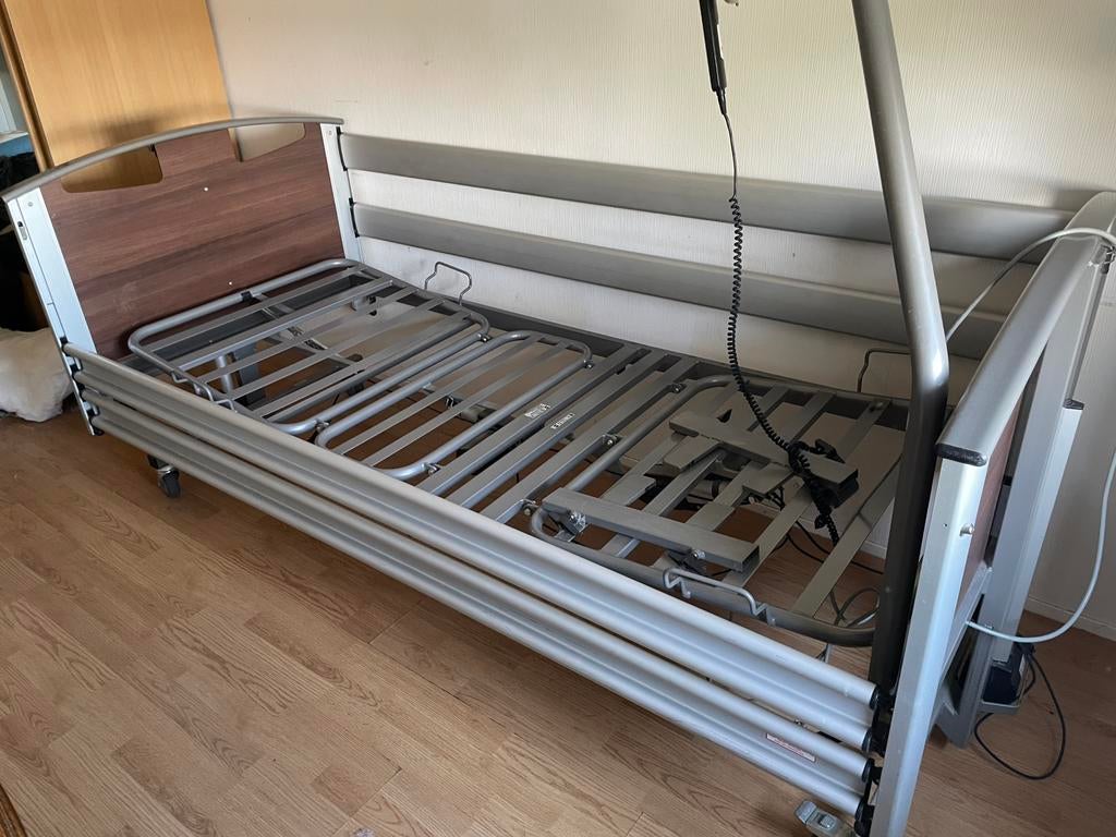 Elektrisch hoog-laag bed – seniorenbed – snel ophalen, Ophalen, Gebruikt