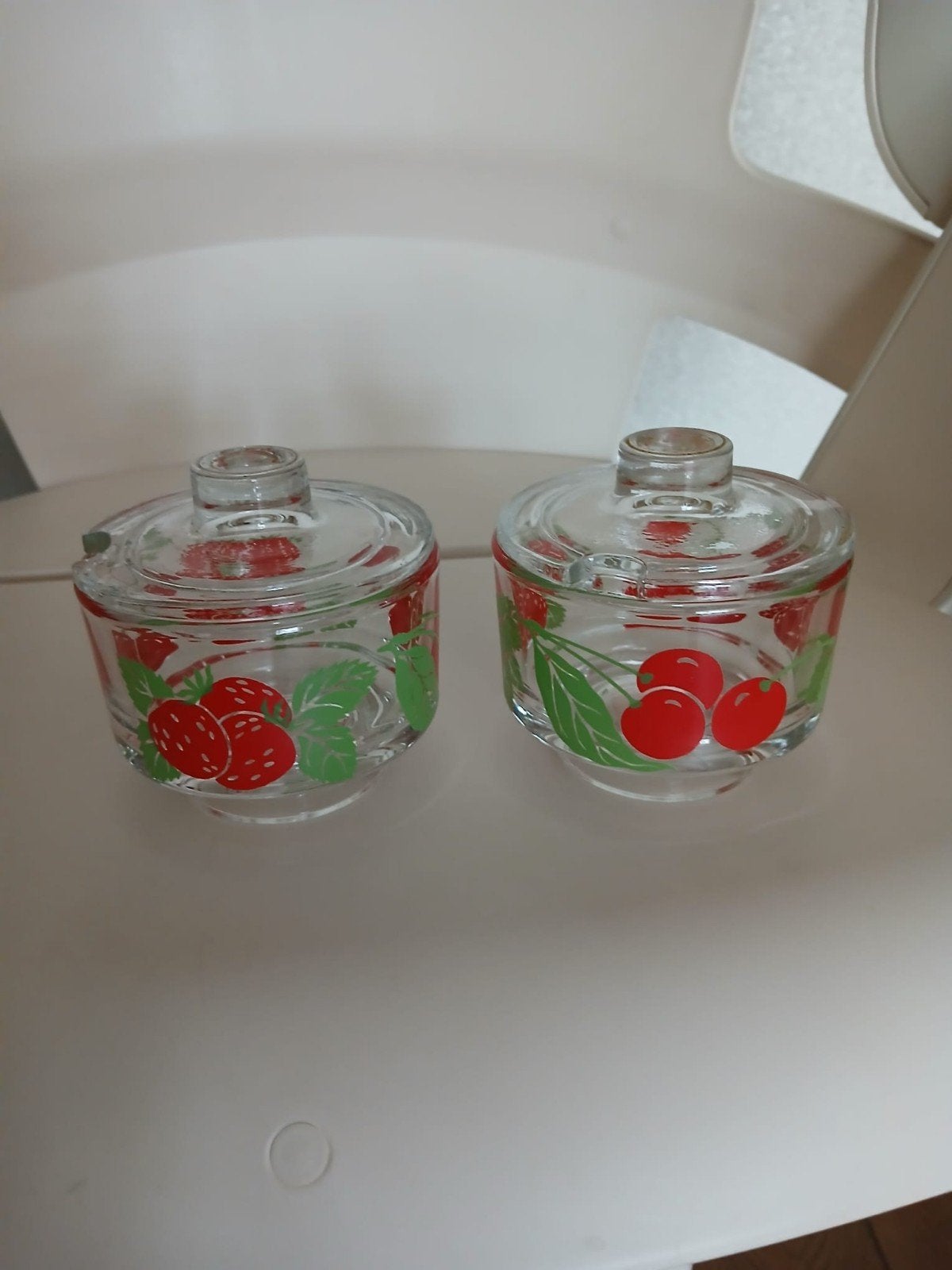 Vintage glazen schaaltjes met vrolijk kersmotief., Ophalen of Verzenden