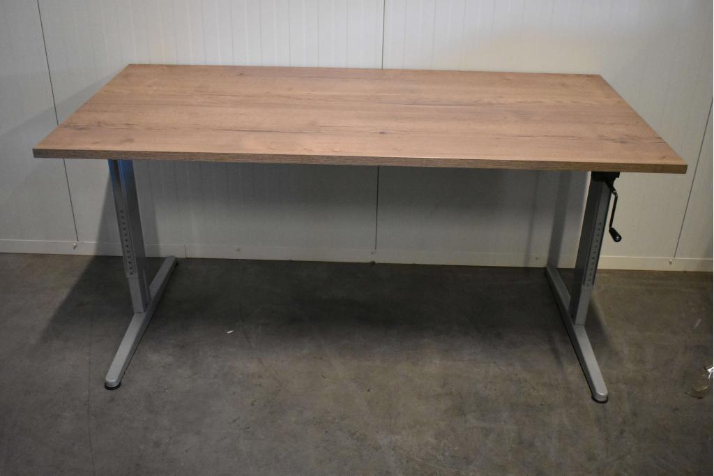 Aspa bureau / bureaus 180x80 verstelbaar d.m.v. slinger, Huis en Inrichting, Bureaus, Zo goed als nieuw, In hoogte verstelbaar
