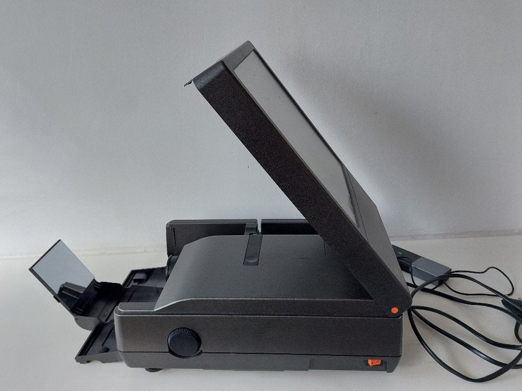 Novamat 150 AF-M diaprojector + monitor projectie, Audio, Tv en Foto, Diaprojectors, Ophalen of Verzenden, Gebruikt
