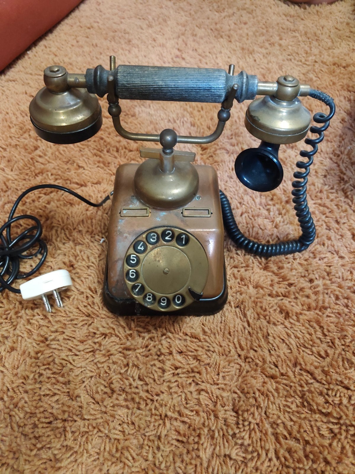 Vintage koperen telefoon met draaischijf, Telecommunicatie, Vaste telefoons | Niet Draadloos, Ophalen, Gebruikt, Met draaischijf